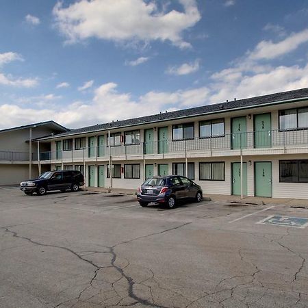 Motel 6 Des Moines South - Airport Exterior foto